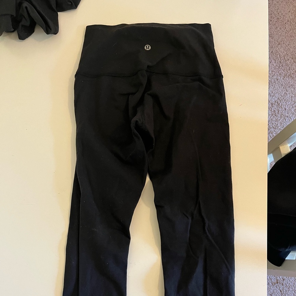 Lululemon size 4 cropped wunder under leggings lightly worn!